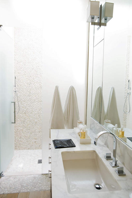 无人,家,竖图,室内,白天,正面,别墅,地板,柜子,家具,镜子,卫生间,洗手间,浴室,装修,建筑,欧式,装饰,壁灯,房屋,屋子,洗手池,公寓,灯光,地面,豪华,玻璃门,建设,现代,装潢,洋房,楼房,木地板,住宅,灯,橱柜,灯具,毛巾,室内装潢,浴缸,样板房,明亮,镜像,舒适,家居装潢,镜面,照明设备,房屋设计,地中海风格,古典风格,简约风格,室内设计,宽敞,样板房装潢,设计,厕所,淋浴房,彩图,冲凉房,房子,沐浴间,沐浴室