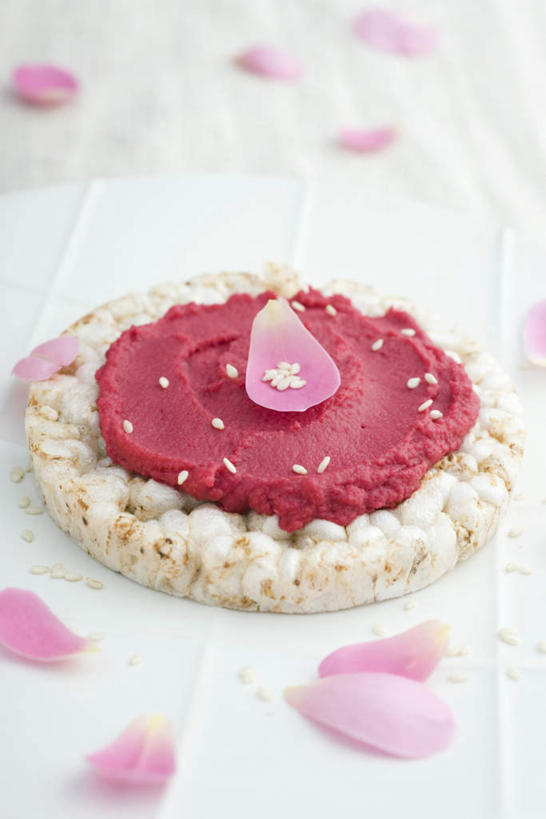 点心,无人,竖图,俯视,室内,特写,白天,白色背景,桌面,桌子,樱花,诱人,散落,圆形,盘,圆,芝麻,食品,甜点,甜品,粉红色,桌布,食物,糕点,一个,盘子,饼干,果酱,甜食,放,摄影,影棚,单个,滑板,可口,脆饼,脂麻,胡麻,白麻,巨胜子,油麻,彩图,高角度拍摄,影棚拍摄,拍摄