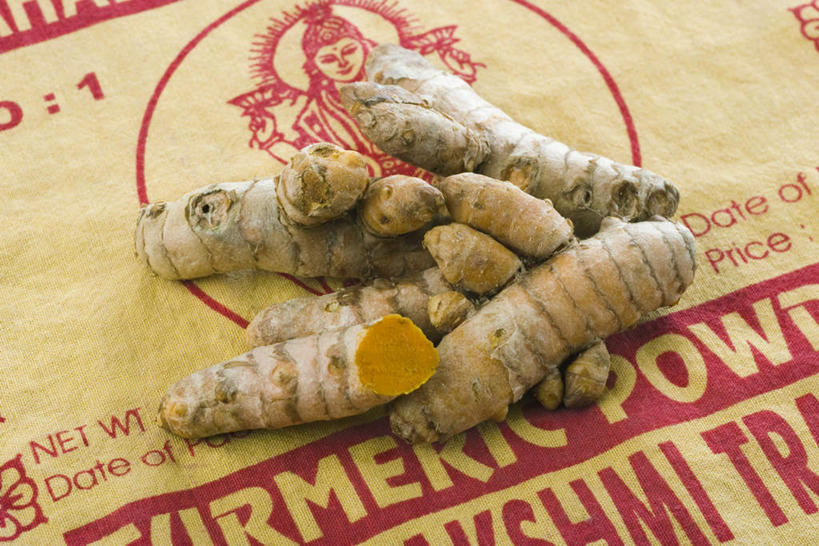 无人,横图,俯视,室内,特写,白天,植物,桌面,桌子,许多,切开,散落,英文,包装纸,图案,草药,药草,单词,佛,中药,切,姜黄,放,摄影,影棚,药材,中草药,剖面,佛祖,切面,中药材,本草,彩图,高角度拍摄,影棚拍摄,拍摄