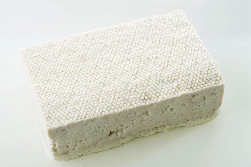 豆腐,无人,横图,俯视,室内,特写,白天,白色背景,桌面,桌子,一块,立体,放,摄影,影棚,乳白色,豆制品,蛋白质,彩图,高角度拍摄,影棚拍摄,拍摄