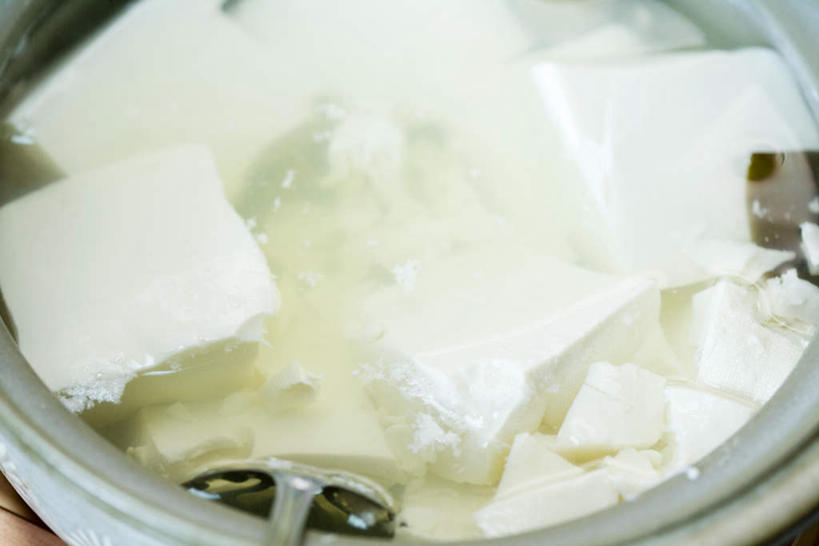 豆腐,无人,餐厅,横图,俯视,室内,特写,白天,烹饪,餐桌,桌子,大豆,许多,朦胧,模糊,破碎,勺子,汤,日本料理,料理,食品,锅,菜肴,美食,食物,调羹,汤匙,汤勺,日式料理,日式,佳肴,块状,餐台,嫩,豆制品,蛋白质,黄豆,彩图,高角度拍摄,餐馆,饭店,饭馆