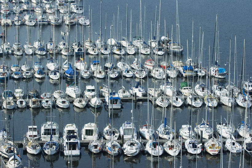 无人,横图,俯视,航拍,室外,白天,河流,水,船,法国,欧洲,一排,许多,阴影,整齐,反射,影子,河水,水流,渔船,排列,交通工具,布列塔尼,鸟瞰,队列,停泊,法兰西共和国,法兰西第五共和国,布列塔尼地区,彩图,高角度拍摄