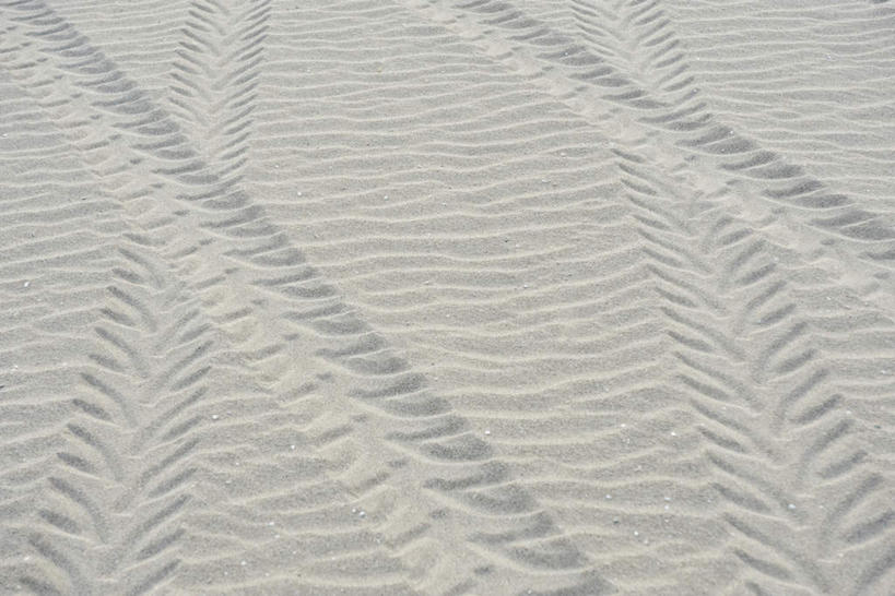 无人,交叉,横图,俯视,室外,特写,白天,旅游,度假,美景,沙滩,花纹,条纹,纹路,沙子,纹理,长条,海岸,景观,沙地,娱乐,自然,四条,享受,休闲,景色,放松,自然风光,沙画,肌理,相交,交集,海滩,彩图,高角度拍摄