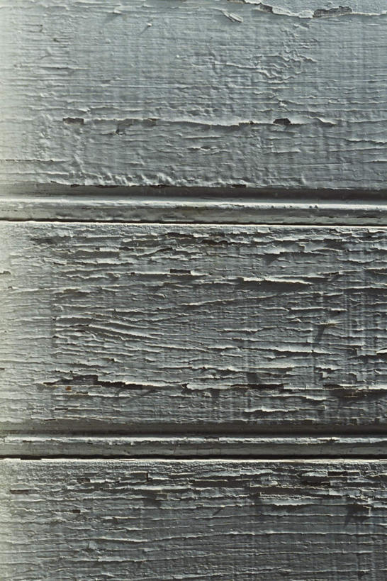 无人,竖图,室外,特写,白天,正面,门,一排,花纹,古老,整齐,粗糙,木板,木头,纹理,银色,排列,门框,油漆,队列,彩图