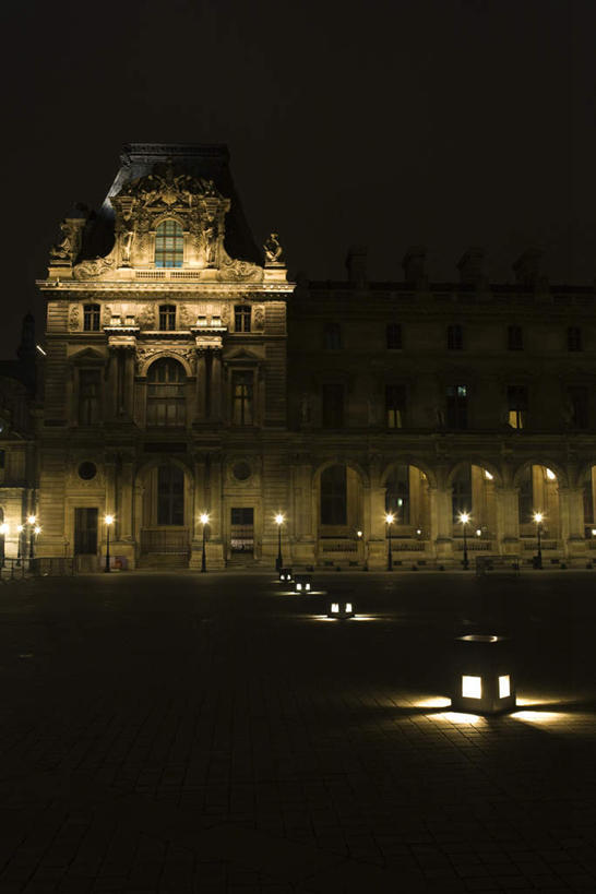 无人,博物馆,竖图,室内,夜晚,正面,旅游,度假,名胜古迹,标志建筑,道路,地标,建筑,街道,路,路灯,公路,照明,法国,巴黎,欧洲,一排,许多,遗迹,艺术,整齐,灯光,交通,卢浮宫,首都,古迹,文物,娱乐,建设,古建筑,灯,排列,享受,休闲,旅游胜地,放松,照亮,照明设备,队列,古文明,罗浮宫博物馆,马路,彩图