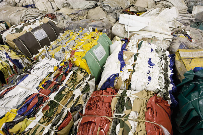 无人,工厂,横图,俯视,室内,白天,一堆,许多,堆叠,堆积,环保,塑胶,垃圾,捆,堆,污染,回收,资源,回收站,利用,低碳,循环,聚氯乙烯,彩图,高角度拍摄,工地,制造厂