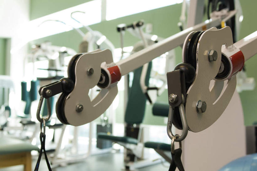 无人,健身房,横图,室内,特写,白天,正面,静物,阴影,朦胧,模糊,光线,影子,灯光,运动器械,一个,健身器械,单个,滑轮,健身器材,彩图,健身馆,运动器材