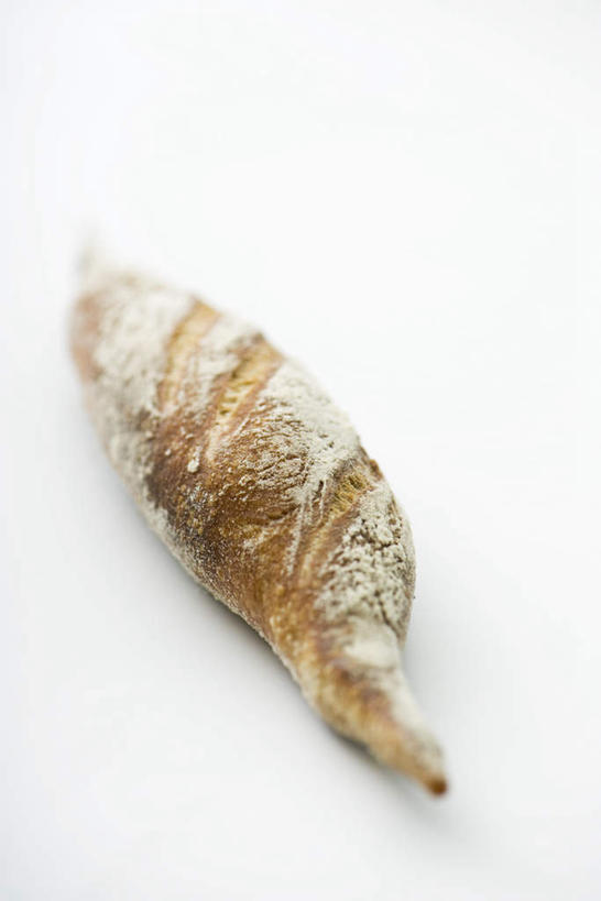 点心,面包,无人,竖图,俯视,室内,特写,白天,白色背景,法式,食品,面点,食物,糕点,一个,摄影,影棚,单个,长面包,彩图,高角度拍摄,影棚拍摄,拍摄