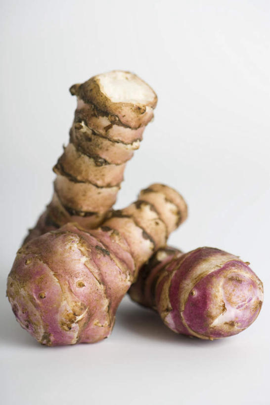 无人,竖图,室内,白天,白色背景,正面,蔬菜,一堆,堆叠,堆积,新鲜,食品,食物,三个,摄影,有机食品,绿色食品,影棚,堆,菊芋,洋姜,鬼子姜,彩图,影棚拍摄,拍摄