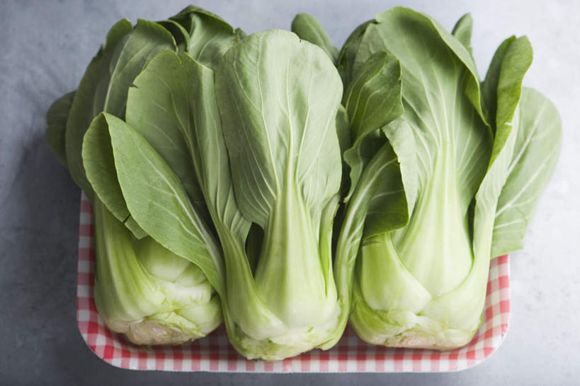 无人,横图,俯视,室内,白天,白色背景,蔬菜,托盘,三棵,一排,新鲜,整齐,青菜,食品,食物,排列,绿色,摄影,有机食品,绿色食品,影棚,队列,彩图,高角度拍摄,影棚拍摄,拍摄