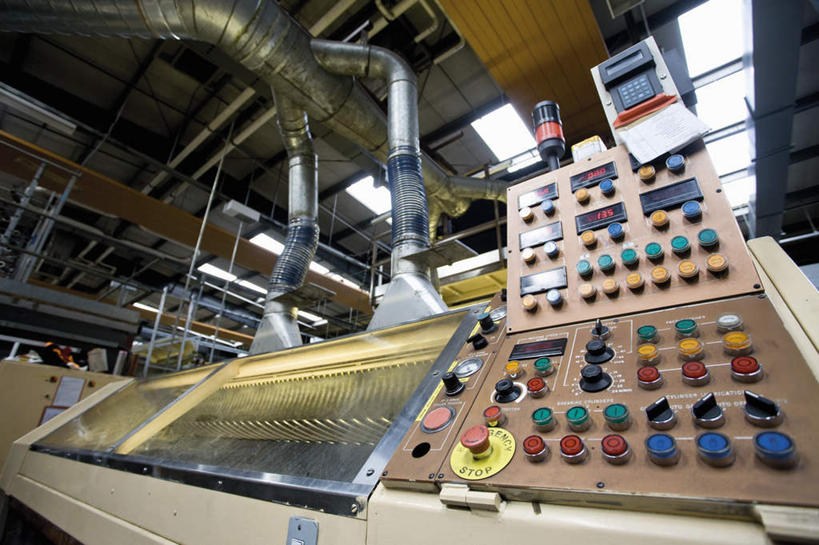 无人,工厂,横图,室内,白天,仰视,机器,照明,织布机,灯光,仓库,顶灯,灯,灯具,照亮,纺织厂,照明设备,控制面板,彩图,低角度拍摄,工地,制造厂