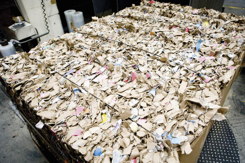 无人,工厂,横图,俯视,室内,白天,机器,静物,布,毛毯,毯子,织布机,墙,墙壁,墙面,容器,箱子,废物,纺织厂,彩图,高角度拍摄,工地,制造厂