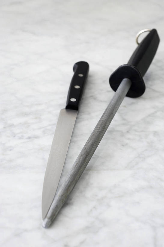 无人,竖图,俯视,室内,特写,白天,静物,金属制品,一把,阴影,反射,金属,棒子,工具,影子,刀具,刀,摄影,影棚,菜刀,磨刀,磨刀棒,切菜刀,彩图,高角度拍摄,影棚拍摄,拍摄