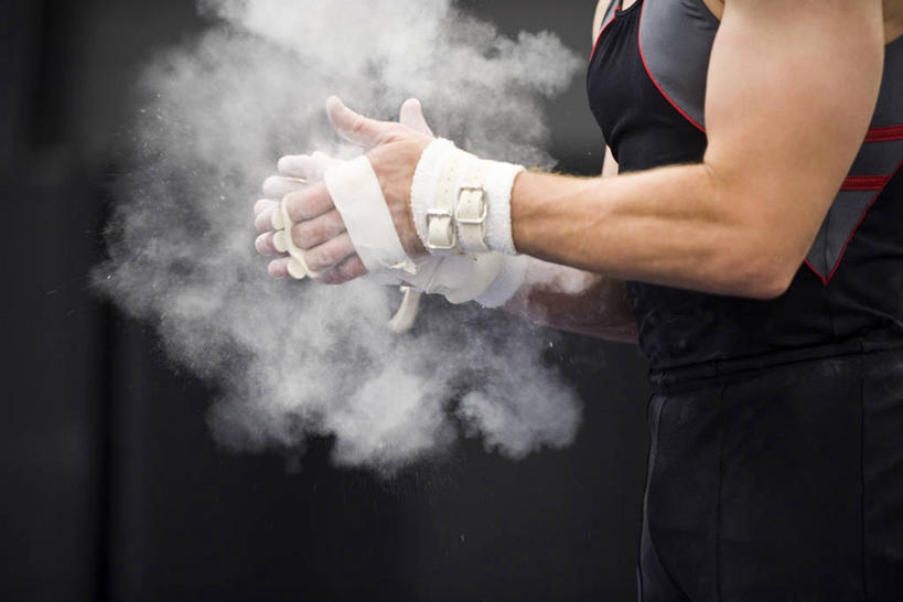 西方人,一个人,运动员,站,横图,室内,白天,侧面,运动服,安全,欧洲,欧洲人,仅一个男性,仅一个人,握,阴影,黑色背景,服装,反射,影子,防护,仅一个年轻男性,衣服,黑色,手套,站着,握着,摄影,服饰,影棚,保护,拍打,衣着,穿着,保险,防滑,碳酸镁,保全,周全,安稳,安定,防护手套,衣饰,平安,男人,男性,年轻男性,白种人,体育运动员,运动选手,站立,半身,彩图,影棚拍摄,拍摄,吸汗,运动镁粉,防滑镁粉,防滑粉,运动装