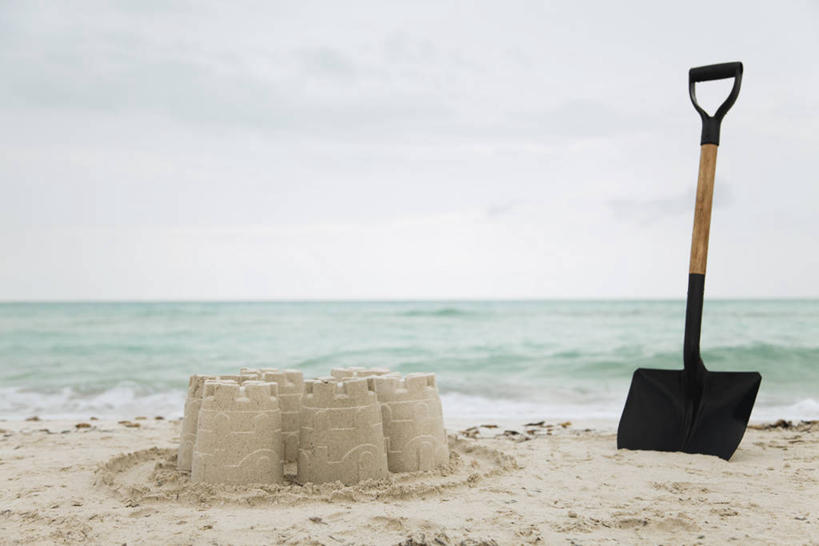 无人,横图,室外,白天,正面,旅游,度假,海浪,海洋,美景,沙滩,金属制品,雕塑,艺术,装饰,金属,雕刻,雕像,工具,沙子,堡垒,城堡,海岸,景观,浪花,云,云朵,沙地,云彩,娱乐,天空,自然,海水,工艺品,天,享受,休闲,景色,放松,铁锹,纪念,美术,沙雕,要塞,自然风光,主题,陈列,海景,农具,功能,美学,耕具,设防,大海,风浪,海,海水的波动,海滩,近岸浪,涌浪,彩图