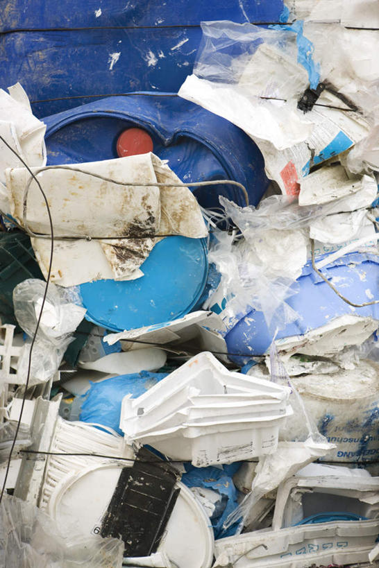 无人,竖图,俯视,室外,特写,白天,一堆,许多,堆叠,堆积,环保,铁,金属,泡沫,塑胶,塑料,垃圾,堆,回收,资源,利用,低碳,循环,彩图,高角度拍摄