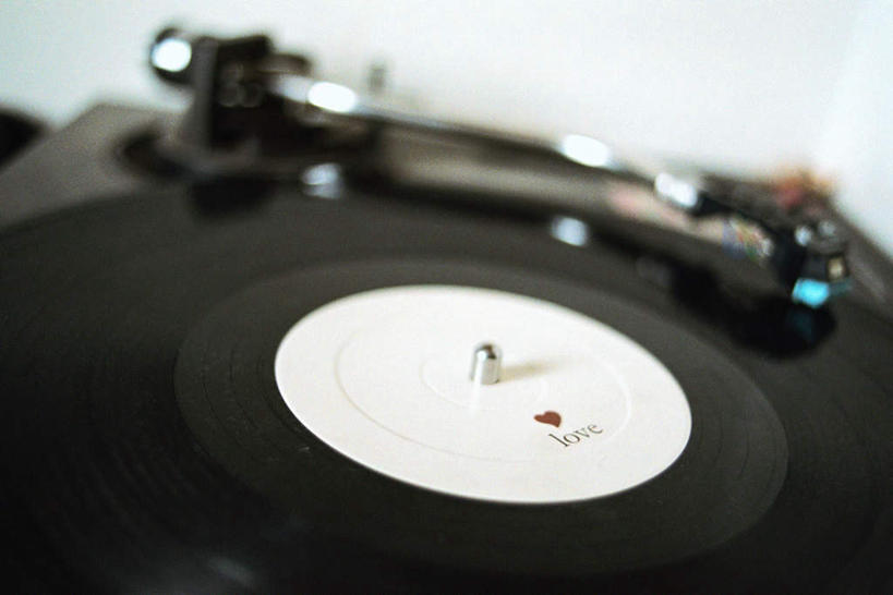 无人,横图,俯视,室外,特写,白天,陶醉,快乐,机器,朦胧,模糊,唱片,音乐,享受,电唱机,彩图,高角度拍摄,播放器,沉醉