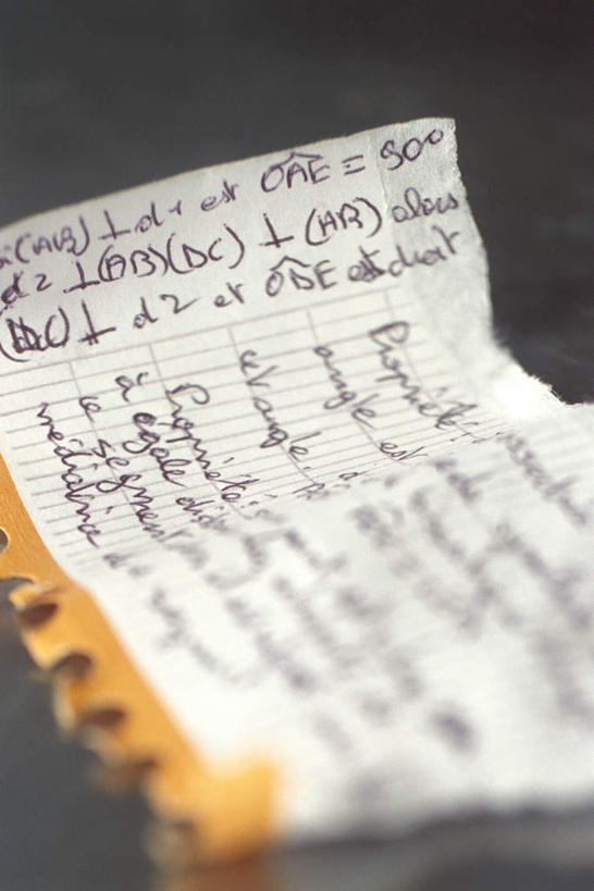 无人,竖图,俯视,室内,特写,白天,一排,许多,朦胧,模糊,整齐,标志,方格,文字,纸,字符,字母,标识,排列,记号,队列,公式,彩图,高角度拍摄