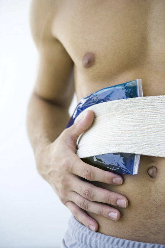 西方人,手,肌肉,健壮,一个人,站,摸,竖图,室内,特写,白天,白色背景,正面,欧洲,欧洲人,仅一个男性,仅一个人,抚摸,纱布,冷冻,裸露,仅一个年轻男性,站着,健康,手部,活力,力量,治疗,摄影,影棚,青春,单手,固定,医疗,卫生,冰袋,强壮,裸,介质,止血,方便,新颖,男人,男性,年轻男性,白种人,绷带,触摸,接触,站立,半身,彩图,影棚拍摄,拍摄