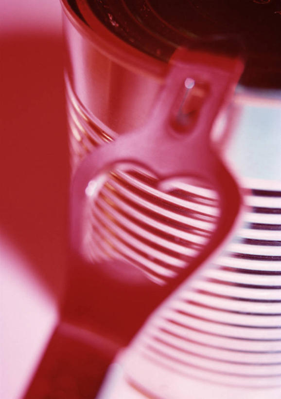 无人,竖图,俯视,室内,特写,白天,静物,金属制品,朦胧,模糊,金属,罐头,罐子,开瓶器,开瓶,一个,单个,开启,罐头食品,启瓶器,瓶启,彩图,高角度拍摄,酒具