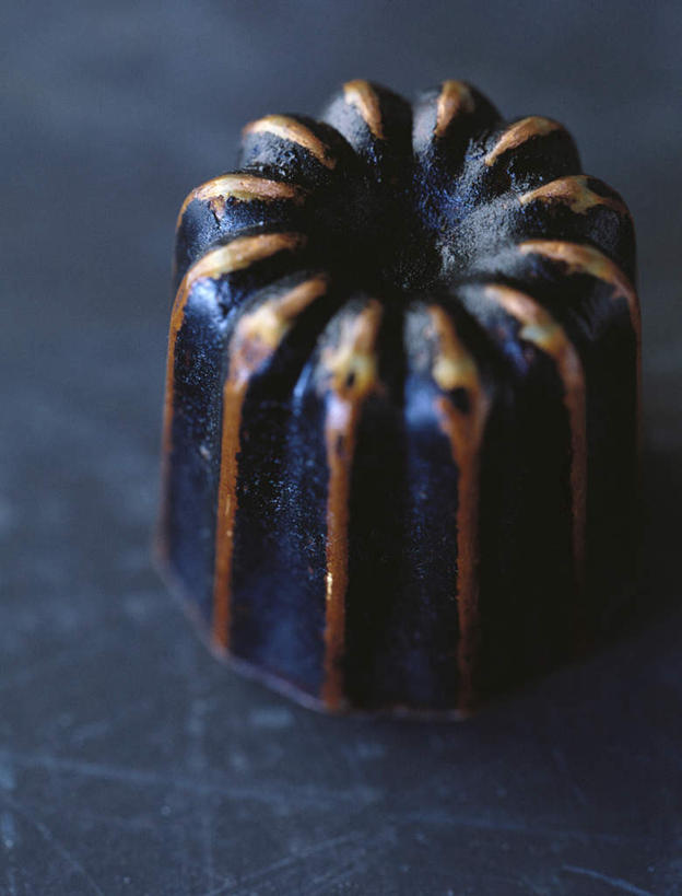 无人,竖图,俯视,室内,特写,白天,花纹,蓝色背景,围绕,金属,排列,一个,黄色,蓝色,摄影,影棚,单个,铜,队列,彩图,高角度拍摄,影棚拍摄,拍摄