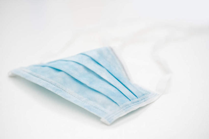 无人,横图,俯视,室内,特写,白天,白色背景,静物,朦胧,模糊,一个,口罩,摄影,影棚,单个,医疗设备,病毒,预防,传染,彩图,高角度拍摄,影棚拍摄,拍摄