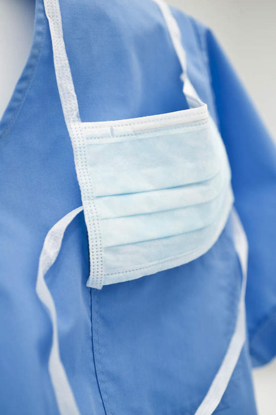 无人,竖图,室内,特写,白天,正面,静物,服装,一个,蓝色,口罩,一件,单个,病毒,预防,手术服,病菌,传染,彩图