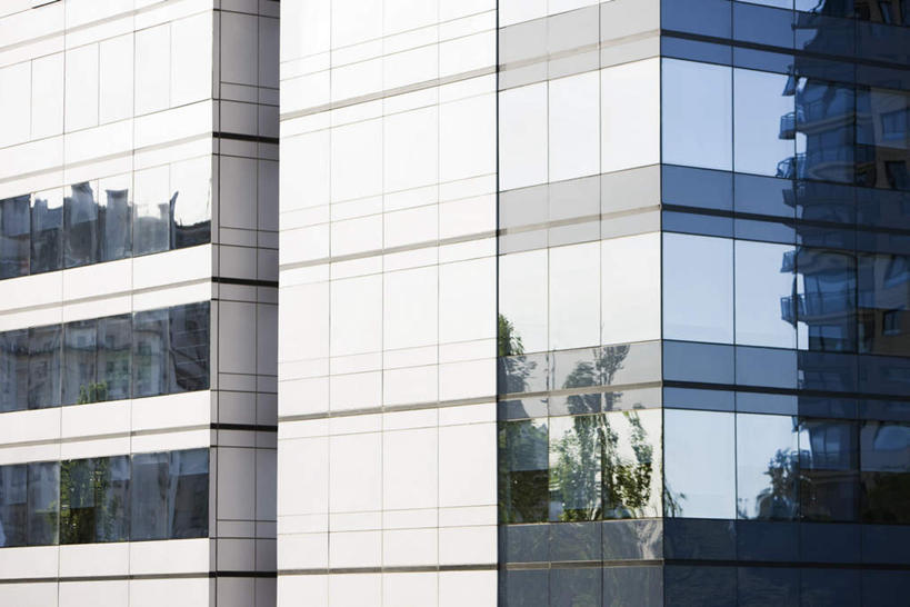 无人,高楼大厦,横图,室外,白天,仰视,度假,办公楼,美景,植物,城市风光,城市,大厦,建筑,摩天大楼,写字楼,阴影,反射,影子,景观,娱乐,树,树木,绿色,自然,享受,休闲,商务楼,景色,放松,生长,成长,彩图,低角度拍摄,大楼,高层建筑,高楼,摩天楼