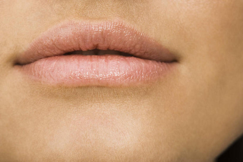 西方人,嘴,牙齿,一个人,横图,室内,特写,白天,正面,欧洲,欧洲人,仅一个年轻女性,仅一个女性,仅一个人,年轻女性,女人,女性,白种人,齿,口,口腔,牙,牙龈,嘴巴,嘴唇,半身,彩图