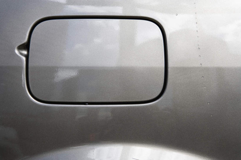 无人,横图,室外,特写,白天,正面,汽车,一辆,车,灰色,交通工具,轿车,能源,汽油,计量加油枪,输油枪,油枪,彩图