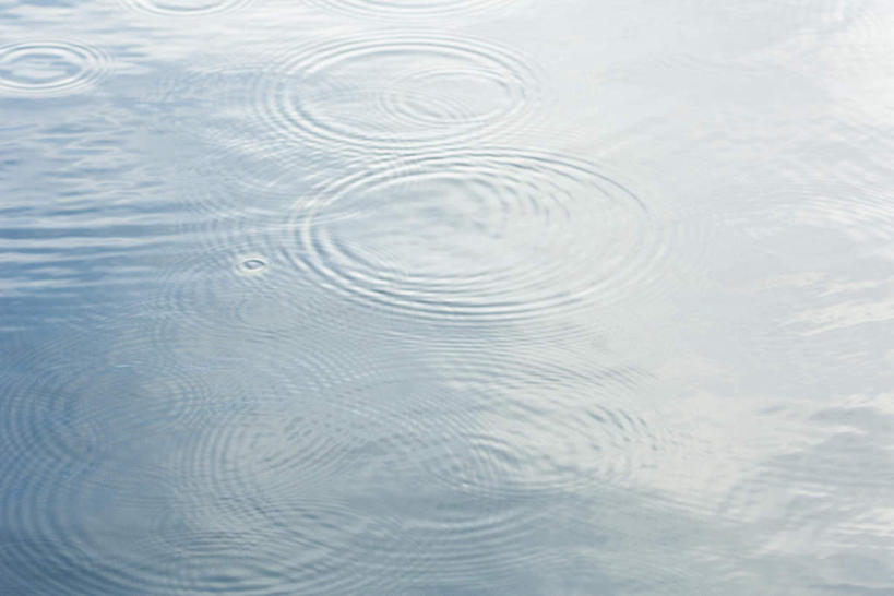 无人,横图,俯视,室外,特写,白天,美景,雨,暴雨,大雨,法国,欧洲,波纹,景观,水纹,自然,波浪,雨滴,景色,细雨,自然风光,法兰西共和国,水晕,法兰西第五共和国,小雨,彩图,高角度拍摄