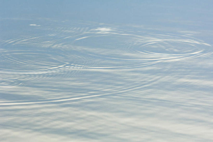 无人,横图,俯视,室外,特写,白天,美景,雨,暴雨,大雨,法国,欧洲,波纹,景观,水纹,自然,波浪,雨滴,景色,细雨,自然风光,法兰西共和国,水晕,法兰西第五共和国,小雨,彩图,高角度拍摄