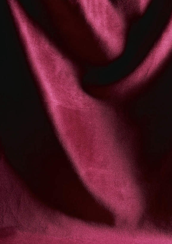 无人,竖图,室内,特写,白天,正面,静物,纺织品,波纹,丝绸,床单,缎带,床上用品,红色,彩图