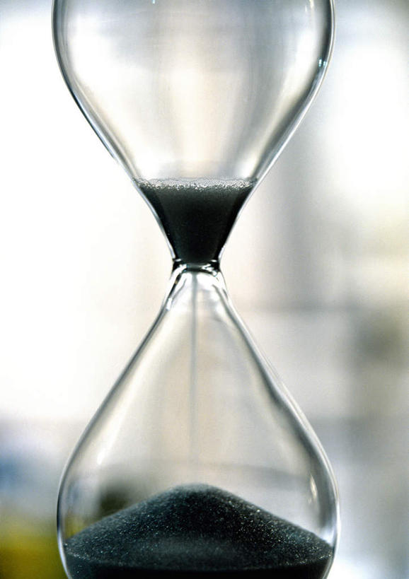 无人,竖图,室内,特写,白天,正面,静物,计时器,沙漏,朦胧,模糊,透明,时间,沙子,计时,一个,白色,单个,定时器,准确,精准,彩图