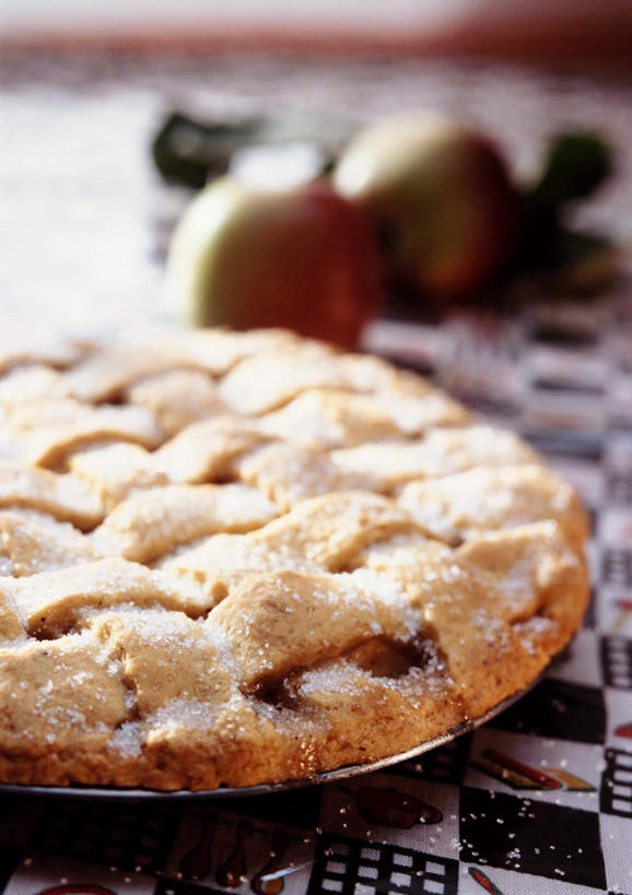 无人,竖图,俯视,室内,特写,白天,烹饪,西餐,餐具,条纹,朦胧,模糊,碟子,格子,盘,料理,食品,菜肴,美食,食物,盘子,碟,西式,摄影,佳肴,影棚,彩图,高角度拍摄,影棚拍摄,拍摄,苹果派