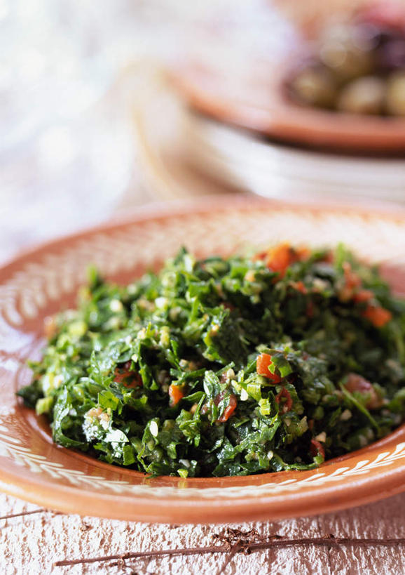 无人,竖图,俯视,室内,特写,白天,烹饪,西餐,蔬菜,西红柿,餐具,碟子,盘,料理,食品,菜肴,美食,食物,盘子,碟,西式,摄影,佳肴,荷兰芹,欧芹,香芹,影棚,法香,巴西利,洋香菜,洋芫荽,法国香菜,旱芹菜,番荽,番茄,彩图,高角度拍摄,影棚拍摄,拍摄