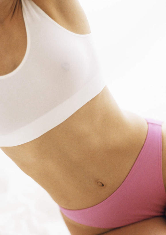 西方人,腹部,一个人,坐,竖图,室内,白天,白色背景,正面,欧洲,欧洲人,仅一个年轻女性,仅一个女性,仅一个人,摄影,影棚,年轻女性,女人,女性,白种人,腹,肚子,坐着,半身,彩图,影棚拍摄,拍摄