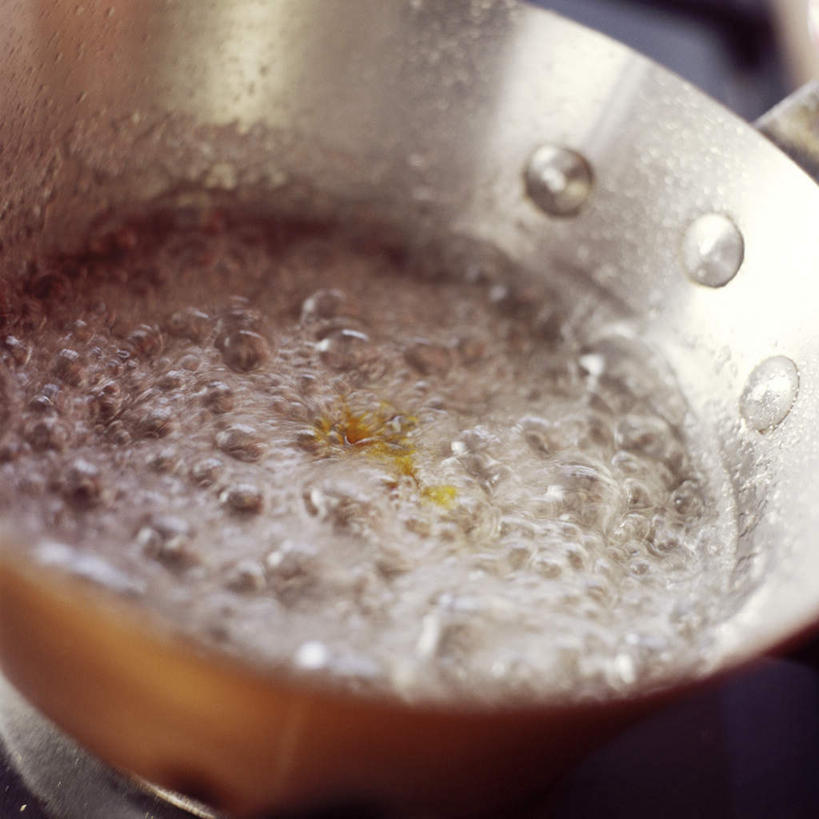 无人,方图,俯视,室内,特写,白天,烹饪,餐桌,桌子,静物,厨具,沸腾,液体,锅,白色,泡泡,餐台,烹饪用具,烹调用具,烹调,彩图,高角度拍摄