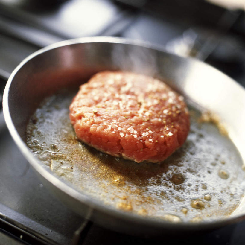 无人,方图,俯视,室内,特写,白天,烹饪,西餐,餐桌,桌子,静物,厨具,一块,肉,牛肉,料理,食品,锅,菜肴,美食,肉类,食物,西式,佳肴,餐台,肉食,烹饪用具,烹调用具,烹调,彩图,高角度拍摄