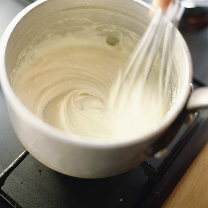 无人,方图,俯视,室内,特写,白天,烹饪,餐桌,桌子,静物,厨具,朦胧,模糊,锅,白色,打蛋器,搅拌,餐台,烹饪用具,烹调用具,烹调,彩图,高角度拍摄