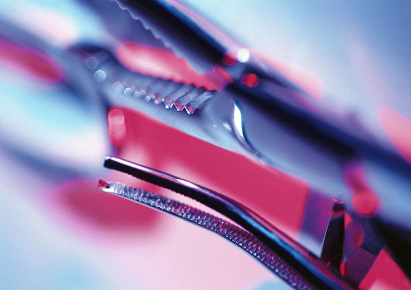 无人,横图,室内,特写,白天,正面,静物,朦胧,模糊,工具,镊子,钳子,手术,医疗设备,手术工具,医疗器械,手术钳,彩图