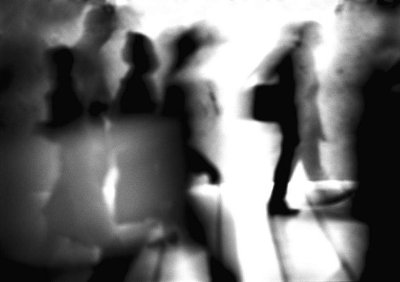 西方人,站,走,横图,黑白,室外,白天,侧面,欧洲,欧洲人,朦胧,模糊,许多人,站着,一群人,男人,男性,年轻男性,年轻女性,女人,女性,白种人,步行,散步,站立,走路,半身