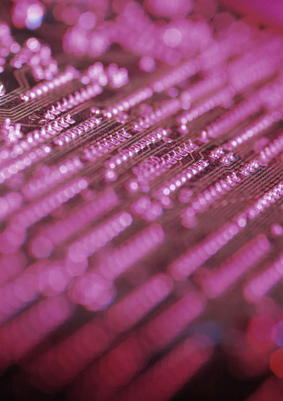 无人,竖图,俯视,室内,白天,零件,许多,阴影,朦胧,模糊,电力,光线,影子,电能,线路,一个,粉色,蓝色,阳光,单个,电,电源,芯片,部件,电脑芯片,能量,彩图,高角度拍摄