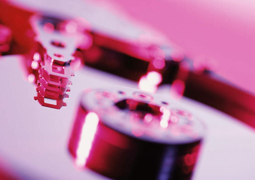 无人,横图,俯视,室内,特写,白天,零件,数据,阴影,朦胧,模糊,光线,信息,影子,存储介质,一个,粉色,阳光,单个,驱动器,硬盘,部件,存储,彩图,高角度拍摄