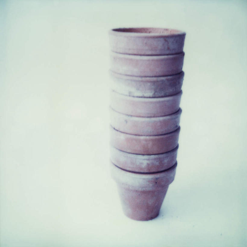 无人,方图,俯视,室内,特写,白天,白色背景,静物,花盆,一堆,许多,堆叠,堆积,朦胧,模糊,盆栽,陶瓷,泥土,盆景,陶瓷制品,摄影,影棚,堆,彩图,高角度拍摄,影棚拍摄,拍摄