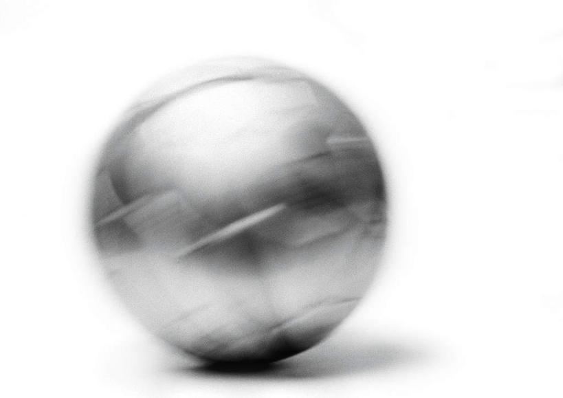 无人,横图,黑白,室内,特写,白天,白色背景,正面,锻炼,运动,排球,静物,阴影,反射,光线,影子,运动器械,球,一个,球体,健身器械,摄影,影棚,单个,健身器材,体育,排球运动,影棚拍摄,健身,拍摄,运动器材