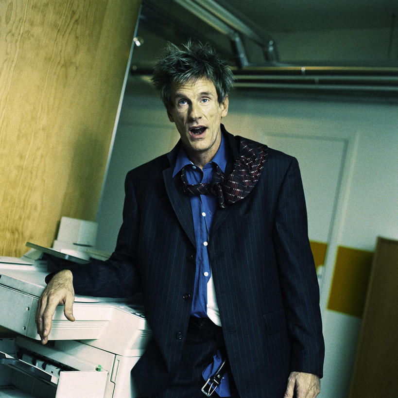 西方人,一个人,商务人士,商务男性,站,方图,室内,白天,正面,衬衫,欧洲,欧洲人,仅一个男性,仅一个人,套装,惊讶,墙,屋顶,办公用品,凌乱,顶棚,墙壁,墙面,仅一个年轻男性,衣服,靠,靠着,站着,张嘴,搭,复印机,惊奇,一台,扫描,办公设备,复印,搭着,商务装,张大嘴巴,工薪阶层,男人,男性,年轻男性,白种人,白领,上班族,张开嘴,站立,半身,彩图,衬衣,打印