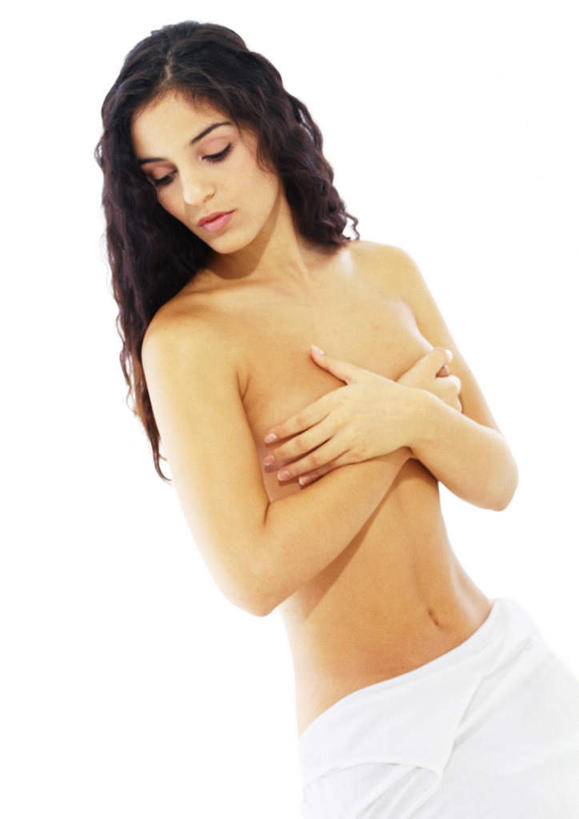 西方人,一个人,站,双手交叉,竖图,室内,白天,白色背景,正面,性感,欧洲,欧洲人,仅一个年轻女性,仅一个女性,仅一个人,浴巾,注视,裸露,白色,低头,观察,看,站着,诱惑,摄影,影棚,观看,察看,双手抱胸,关注,裸,年轻女性,女人,女性,白种人,站立,半身,彩图,影棚拍摄,拍摄