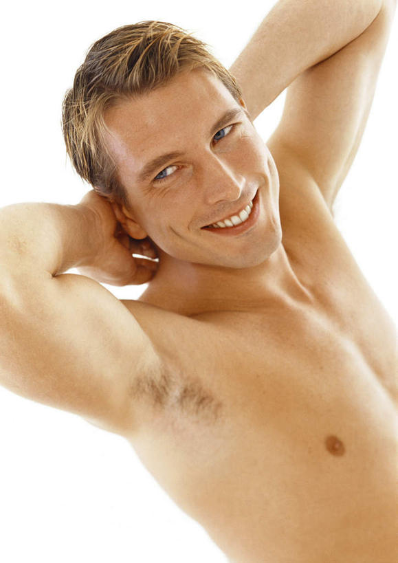 西方人,肌肉,健壮,一个人,站,举,笑,微笑,露齿笑,竖图,室内,白天,白色背景,正面,欧洲,欧洲人,仅一个男性,仅一个人,抱头,裸露,仅一个年轻男性,托,站着,健康,活力,力量,摄影,影棚,青春,双手抱头,强壮,手抱头,裸,男人,男性,年轻男性,白种人,举起,举手,举着,向上举,向上伸,向上托,站立,半身,彩图,影棚拍摄,拍摄