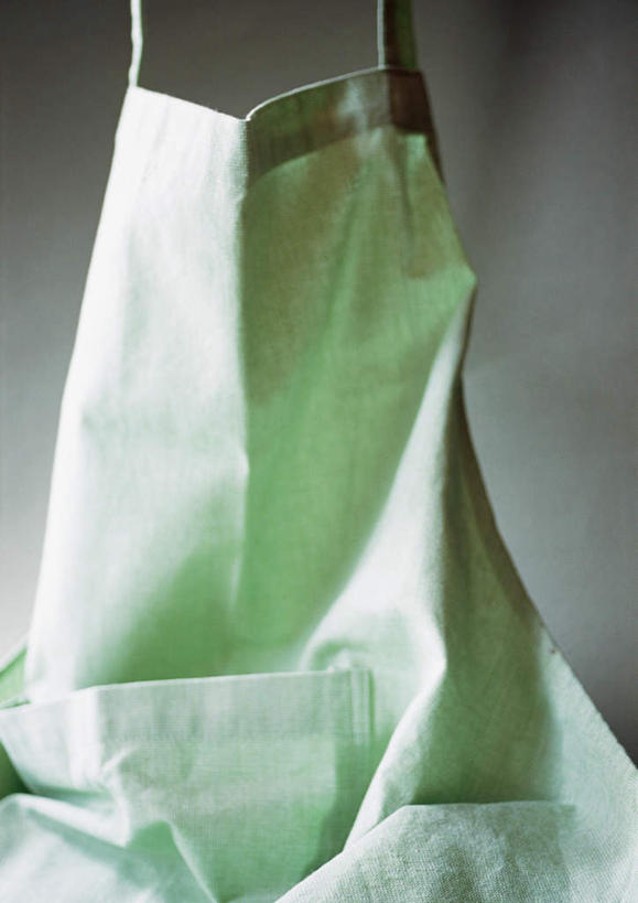 无人,竖图,室内,特写,白天,正面,静物,朦胧,模糊,围裙,围兜,一个,白色,摄影,影棚,单个,彩图,影棚拍摄,拍摄